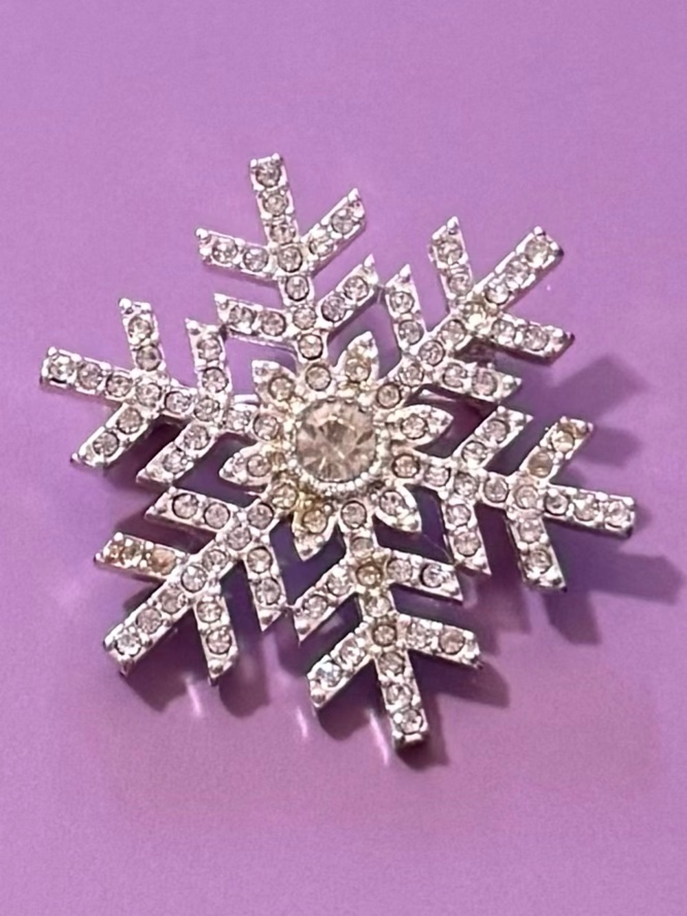 Beautiful Crystal Snowflake Brooch